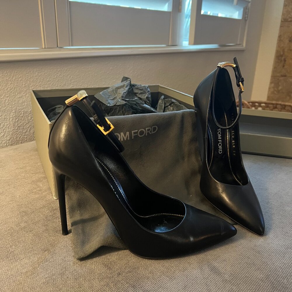 Tom Ford BOS Taurus Black Pumps (Size 39)